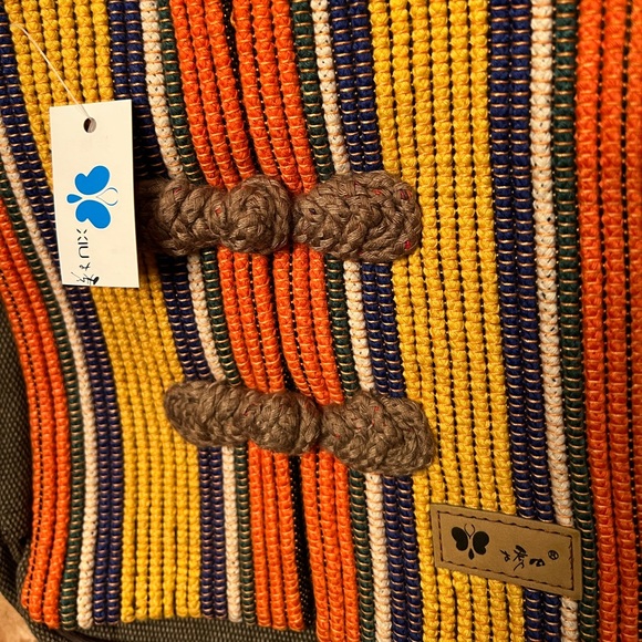 BNWT XIU TOTE STYLE BAG WITH VELCRO FLAP AND 6 POCKETS! - Picture 5 of 8